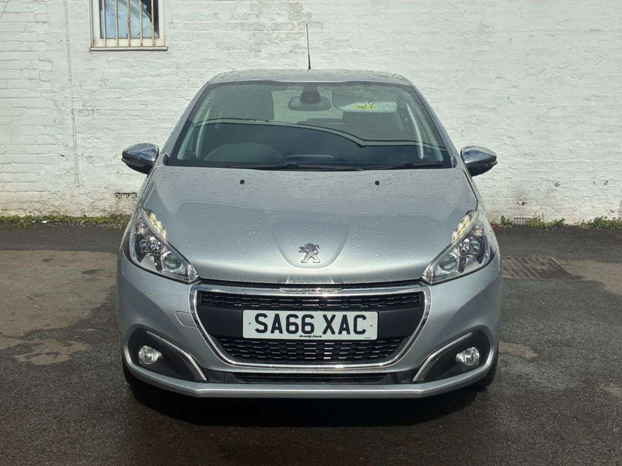 A 2016 PEUGEOT 208 1.2 PureTech Allure Hatchback 5dr Petrol Manual Euro 6 (82 ps) 2 KEYS, APPL A 2016 PEUGEOT 208 1.2 PureTech Allure Hatchback 5dr Petrol Manual Euro 6 (82 ps) 2 KEYS, APPL
