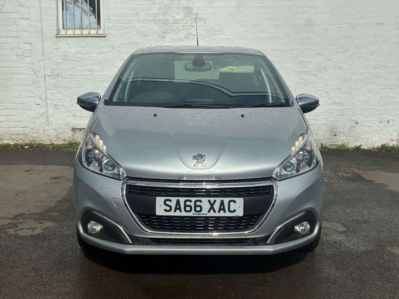 A 2016 PEUGEOT 208 1.2 PureTech Allure Hatchback 5dr Petrol Manual Euro 6 (82 ps) 2 KEYS, APPL A 2016 PEUGEOT 208 1.2 PureTech Allure Hatchback 5dr Petrol Manual Euro 6 (82 ps) 2 KEYS, APPL