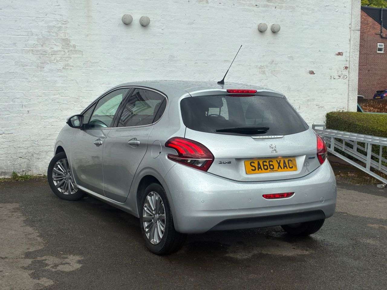 2016 PEUGEOT 208 2016 PEUGEOT 208