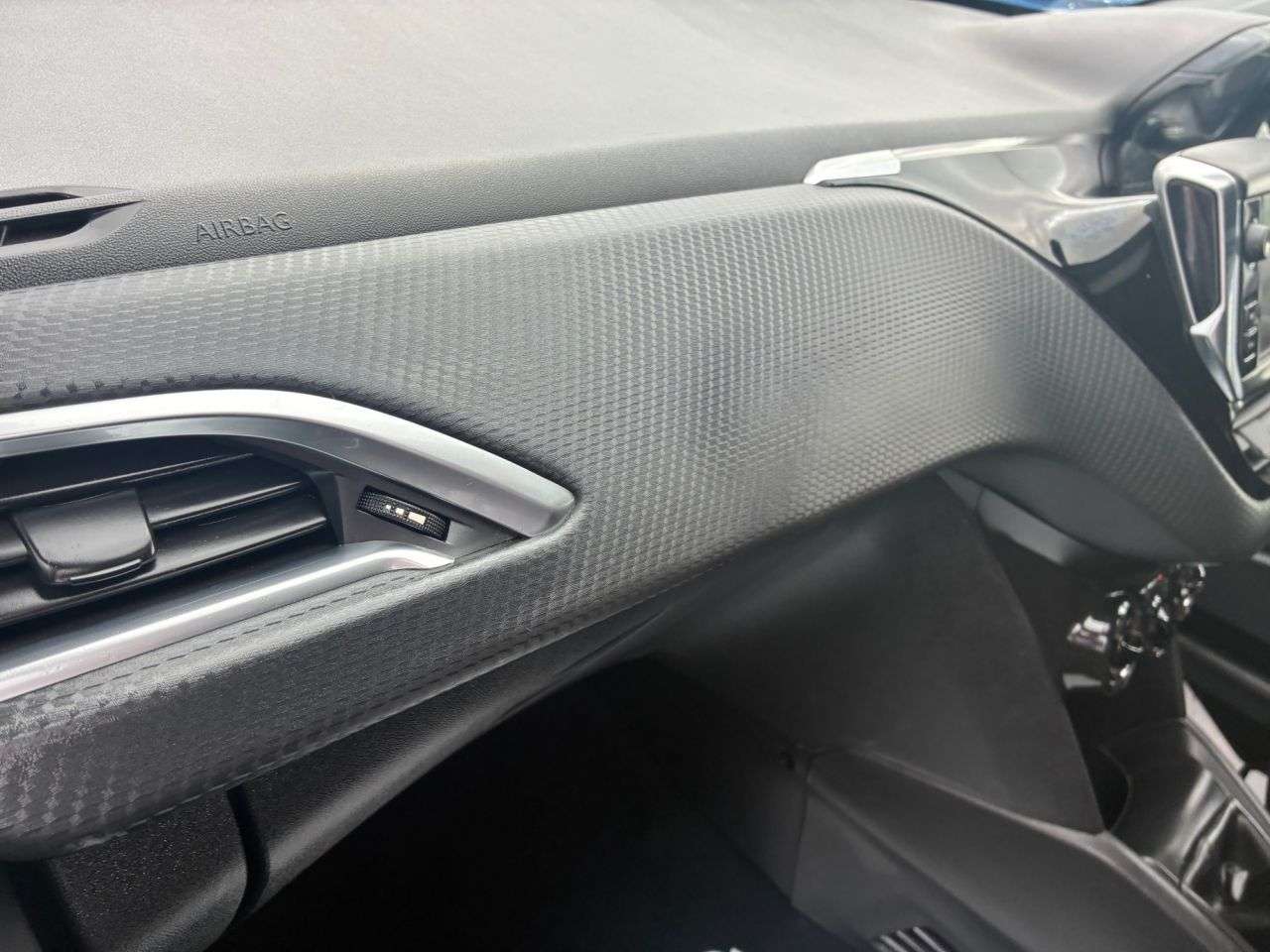 2016 PEUGEOT 208 2016 PEUGEOT 208