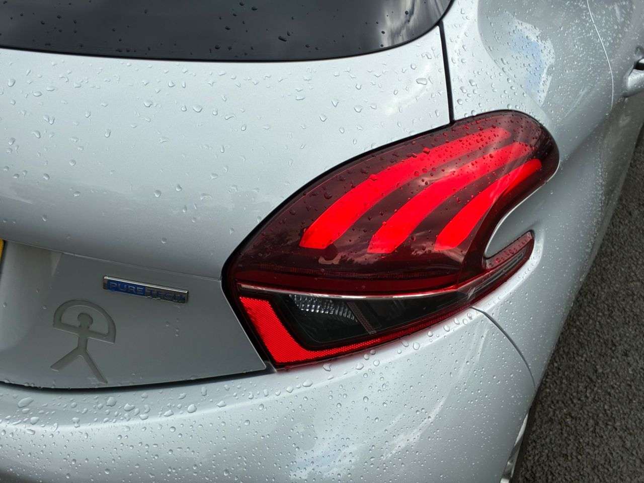 2016 PEUGEOT 208 2016 PEUGEOT 208