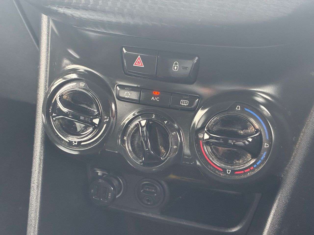 2016 PEUGEOT 208 2016 PEUGEOT 208
