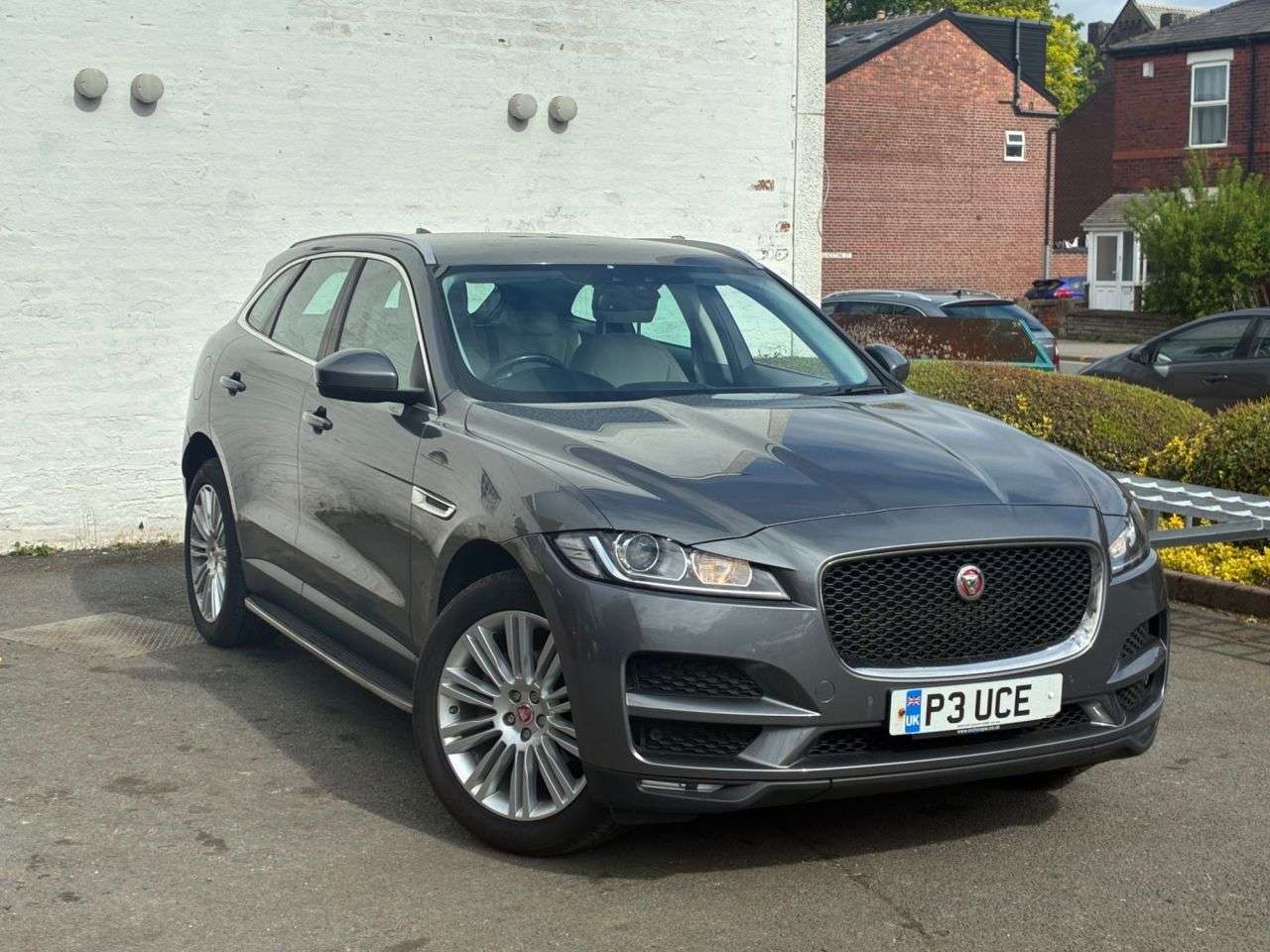 A 2016 JAGUAR F-PACE 2.0 D180 Prestige SUV 5dr Diesel Auto AWD Euro 6 (s/s) (180 ps) JAGUAR SERV A 2016 JAGUAR F-PACE 2.0 D180 Prestige SUV 5dr Diesel Auto AWD Euro 6 (s/s) (180 ps) JAGUAR SERV