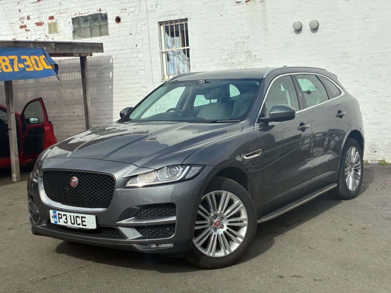A 2016 JAGUAR F-PACE 2.0 D180 Prestige SUV 5dr Diesel Auto AWD Euro 6 (s/s) (180 ps) JAGUAR SERV A 2016 JAGUAR F-PACE 2.0 D180 Prestige SUV 5dr Diesel Auto AWD Euro 6 (s/s) (180 ps) JAGUAR SERV