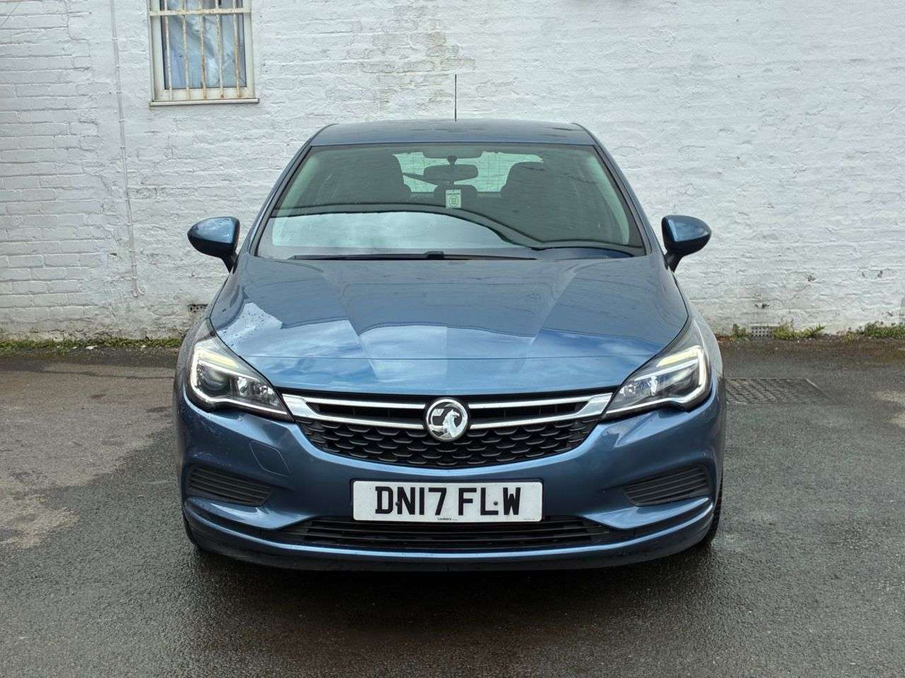 A 2017 VAUXHALL ASTRA 1.4i Turbo Design Hatchback 5dr Petrol Manual Euro 6 (125 ps) 2 KEYS,ALLOYS A 2017 VAUXHALL ASTRA 1.4i Turbo Design Hatchback 5dr Petrol Manual Euro 6 (125 ps) 2 KEYS,ALLOYS