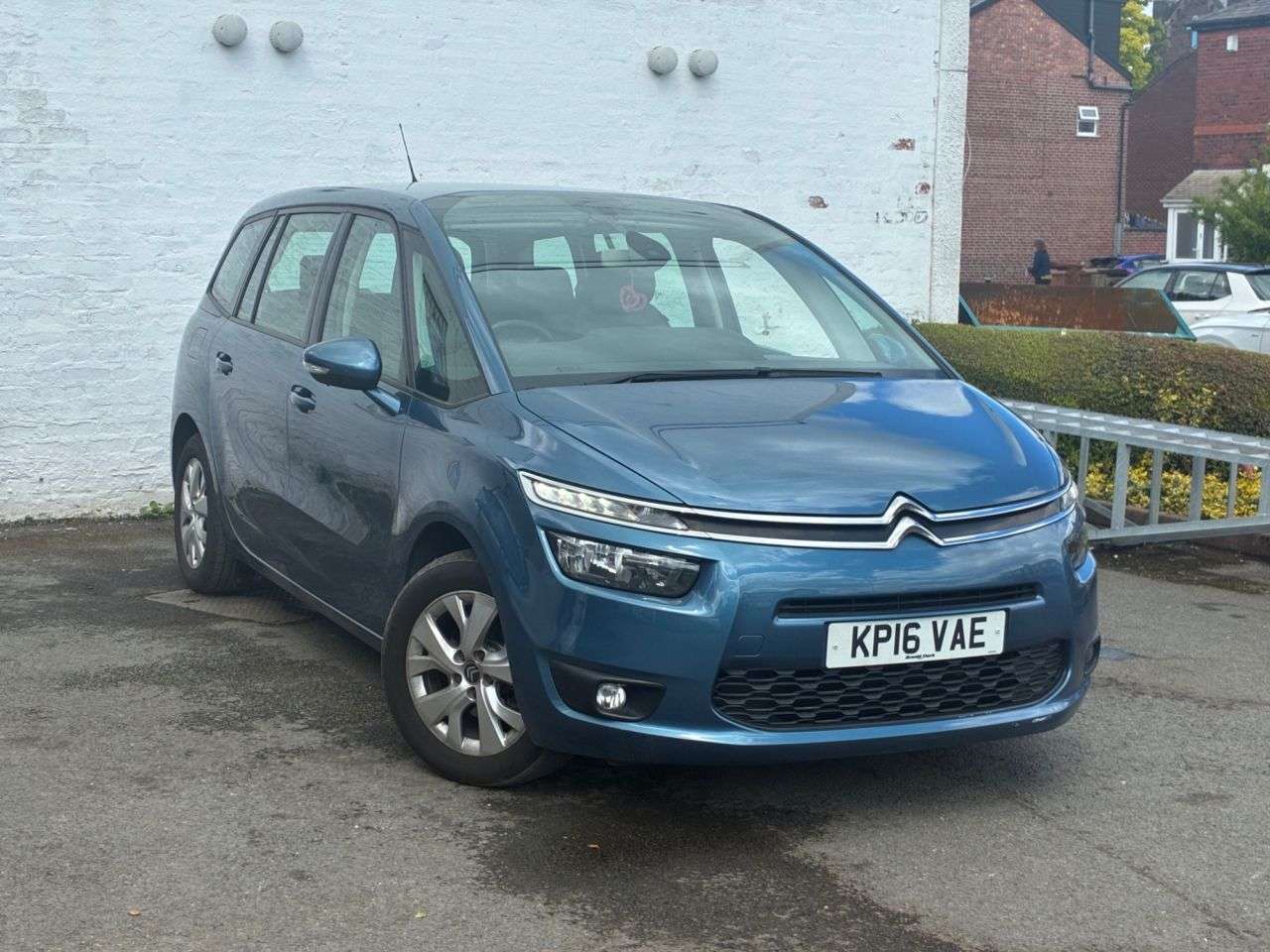 A 2016 CITROEN GRAND C4 PICASSO 1.6 BlueHDi VTR+ MPV 5dr Diesel Manual Euro 6 (s/s) (120 ps) 10 SERVICE STA A 2016 CITROEN GRAND C4 PICASSO 1.6 BlueHDi VTR+ MPV 5dr Diesel Manual Euro 6 (s/s) (120 ps) 10 SERVICE STA