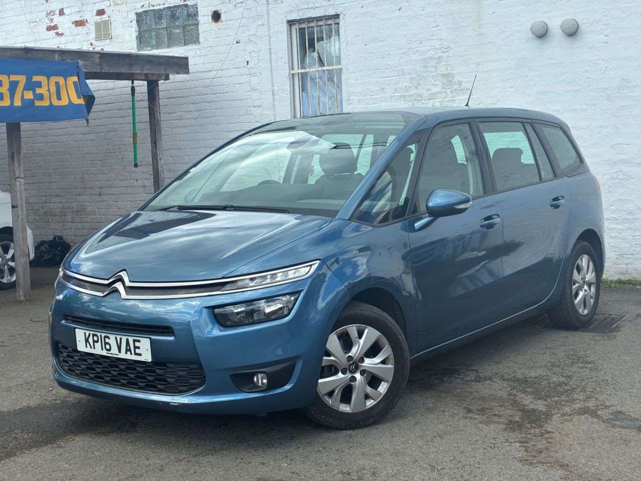 A 2016 CITROEN GRAND C4 PICASSO 1.6 BlueHDi VTR+ MPV 5dr Diesel Manual Euro 6 (s/s) (120 ps) 10 SERVICE STA A 2016 CITROEN GRAND C4 PICASSO 1.6 BlueHDi VTR+ MPV 5dr Diesel Manual Euro 6 (s/s) (120 ps) 10 SERVICE STA