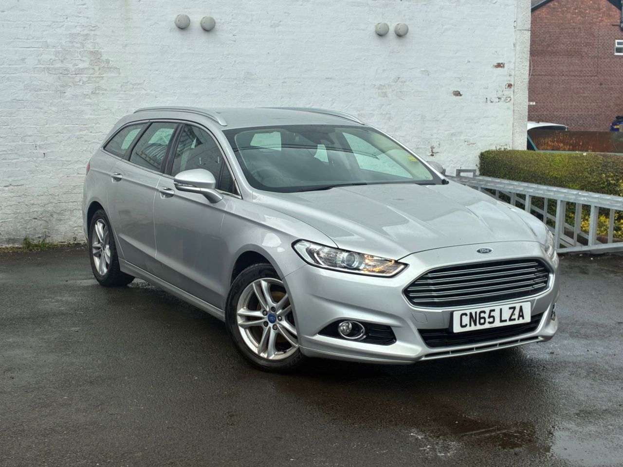 A 2015 FORD MONDEO 2.0 TDCi Titanium Estate 5dr Diesel Powershift Euro 6 (s/s) (150 ps) * COMP A 2015 FORD MONDEO 2.0 TDCi Titanium Estate 5dr Diesel Powershift Euro 6 (s/s) (150 ps) * COMP