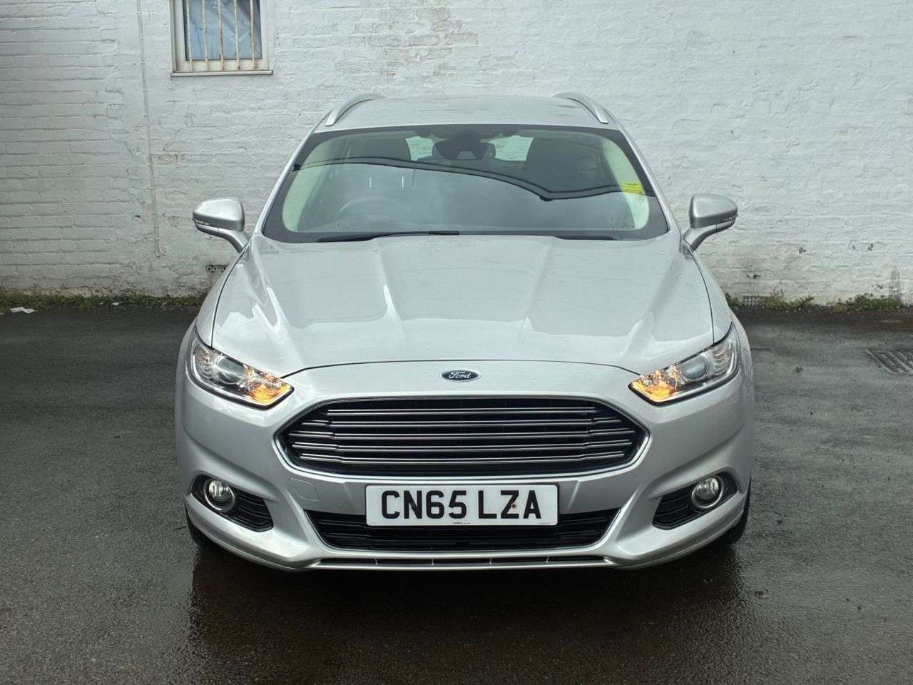 A 2015 FORD MONDEO 2.0 TDCi Titanium Estate 5dr Diesel Powershift Euro 6 (s/s) (150 ps) * COMP A 2015 FORD MONDEO 2.0 TDCi Titanium Estate 5dr Diesel Powershift Euro 6 (s/s) (150 ps) * COMP