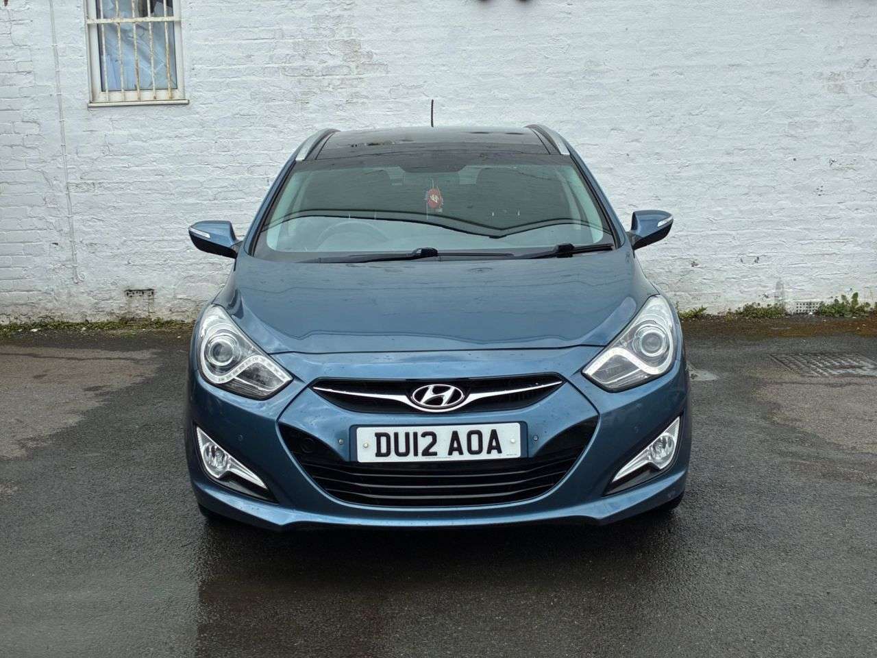 A 2012 HYUNDAI I40 1.7 CRDi Premium Estate 5dr Diesel Manual Euro 5 (136 ps) COMPREHENSIVE SER A 2012 HYUNDAI I40 1.7 CRDi Premium Estate 5dr Diesel Manual Euro 5 (136 ps) COMPREHENSIVE SER