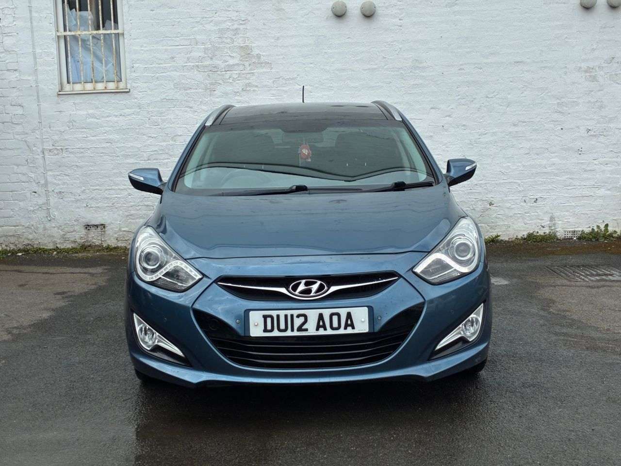 A 2012 HYUNDAI I40 1.7 CRDi Premium Estate 5dr Diesel Manual Euro 5 (136 ps) COMPREHENSIVE SER A 2012 HYUNDAI I40 1.7 CRDi Premium Estate 5dr Diesel Manual Euro 5 (136 ps) COMPREHENSIVE SER