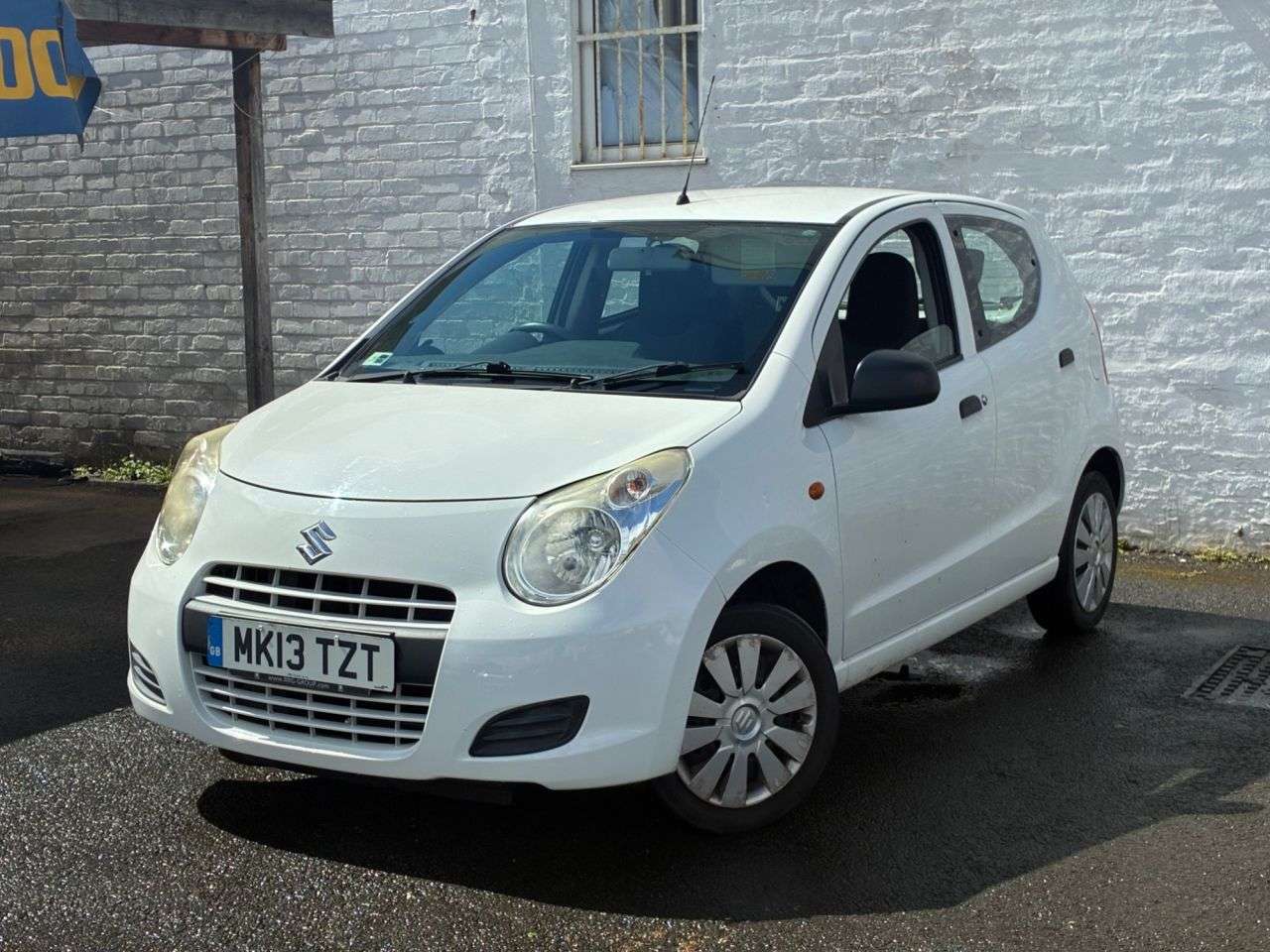 A 2013 SUZUKI ALTO 1.0 12V SZ Hatchback 5dr Petrol Manual Euro 5 (68 ps) LOW MILEAGE IDEAL FIR A 2013 SUZUKI ALTO 1.0 12V SZ Hatchback 5dr Petrol Manual Euro 5 (68 ps) LOW MILEAGE IDEAL FIR