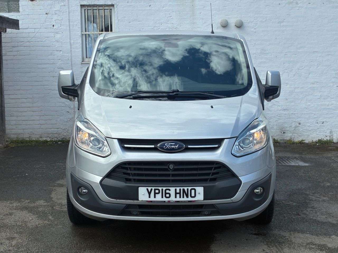 A 2016 FORD TRANSIT CUSTOM 2.2 TDCi 290 Limited Panel Van 5dr Diesel Manual L2 H1 (191 g/km, 123 bhp) A 2016 FORD TRANSIT CUSTOM 2.2 TDCi 290 Limited Panel Van 5dr Diesel Manual L2 H1 (191 g/km, 123 bhp)