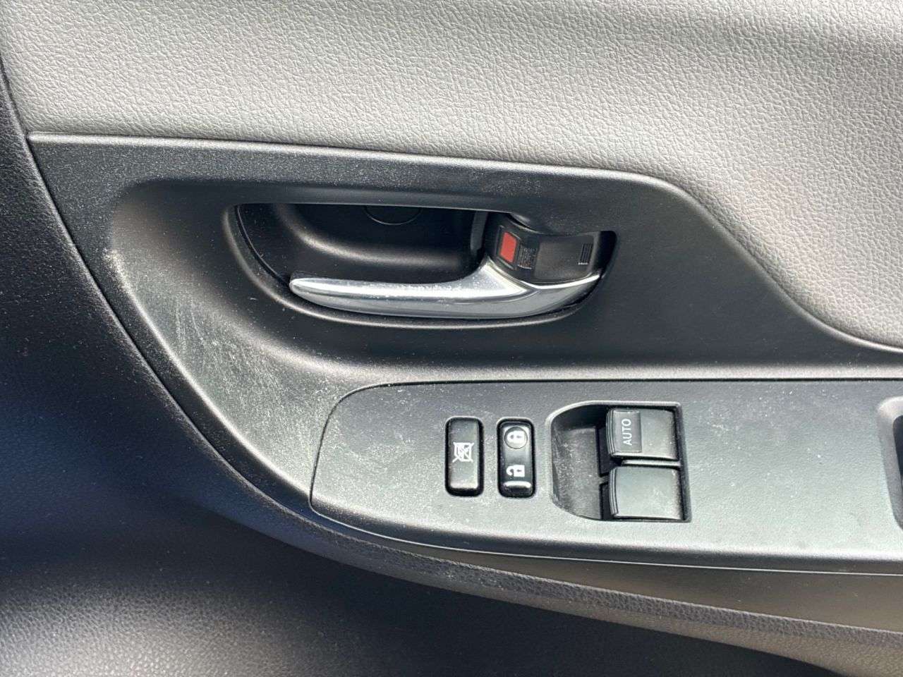 2017 TOYOTA YARIS 2017 TOYOTA YARIS