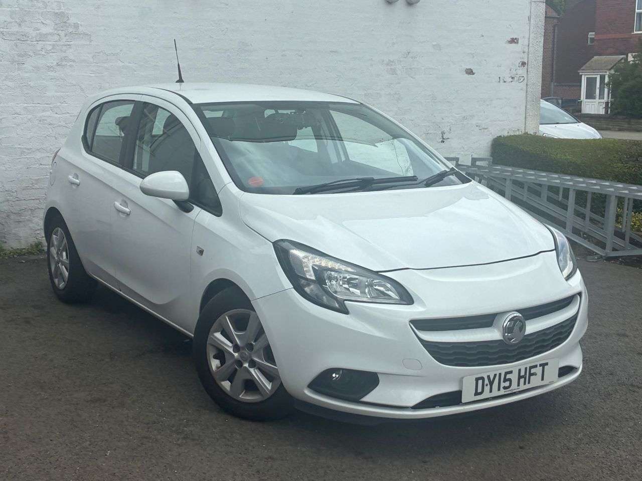 A 2015 VAUXHALL CORSA 1.2i Design Hatchback 5dr Petrol Manual Euro 6 (70 ps) BLUETOOTH,MEDIA,AIR A 2015 VAUXHALL CORSA 1.2i Design Hatchback 5dr Petrol Manual Euro 6 (70 ps) BLUETOOTH,MEDIA,AIR