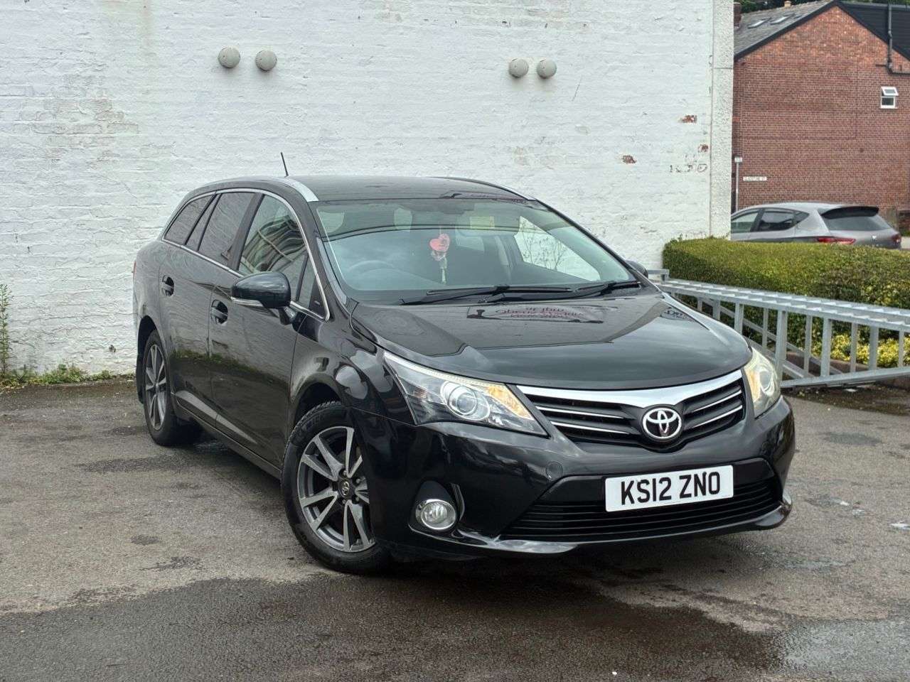A 2012 TOYOTA AVENSIS 2.0 D-4D TR Tourer 5dr Diesel Manual Euro 5 (126 ps) £35 road tax on this c A 2012 TOYOTA AVENSIS 2.0 D-4D TR Tourer 5dr Diesel Manual Euro 5 (126 ps) £35 road tax on this c