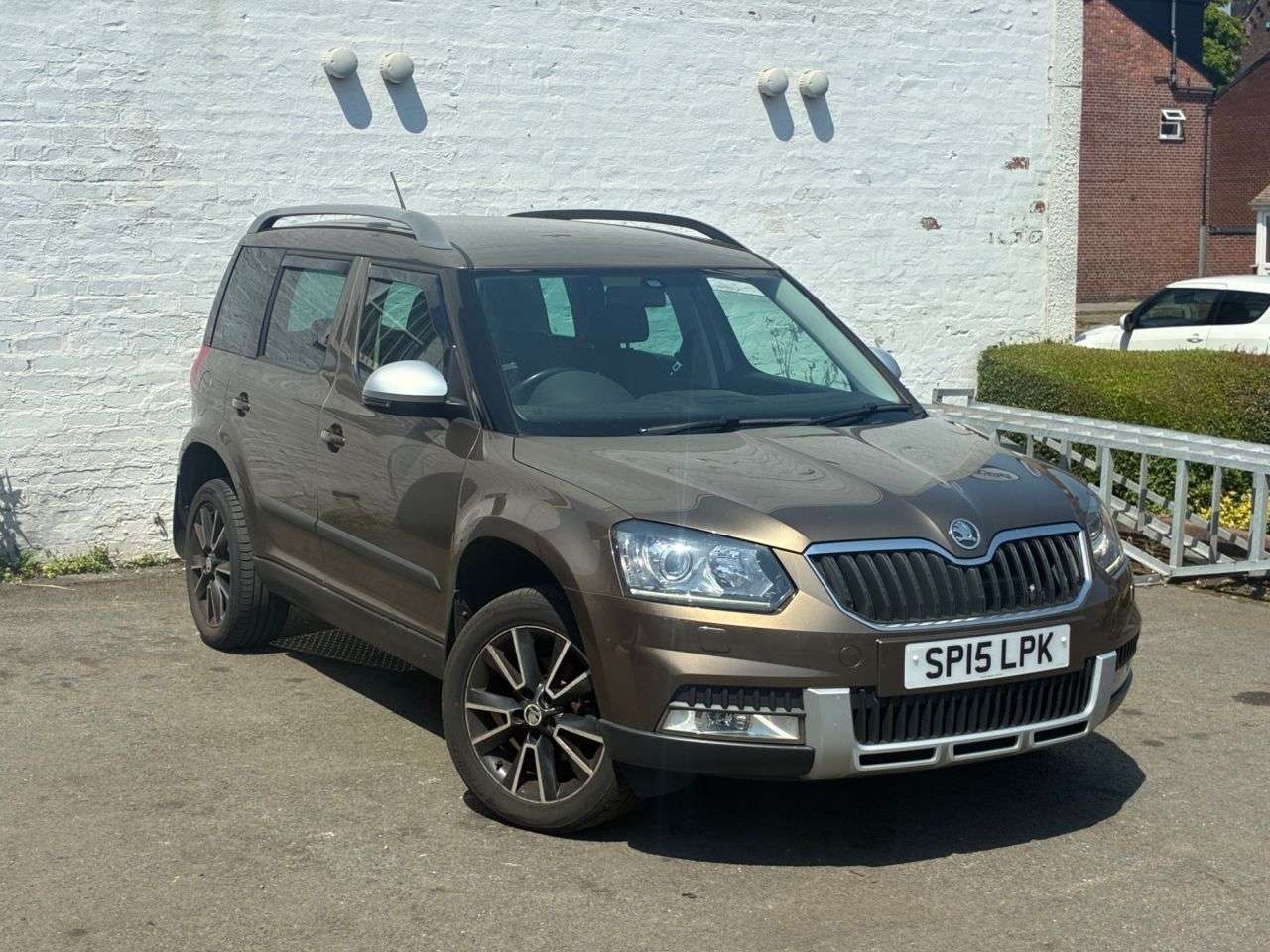 A 2015 SKODA YETI 2.0 TDI Elegance Outdoor 5dr Diesel Manual Euro 5 (110 ps) 2 KEYS,ALLOYS ,A A 2015 SKODA YETI 2.0 TDI Elegance Outdoor 5dr Diesel Manual Euro 5 (110 ps) 2 KEYS,ALLOYS ,A