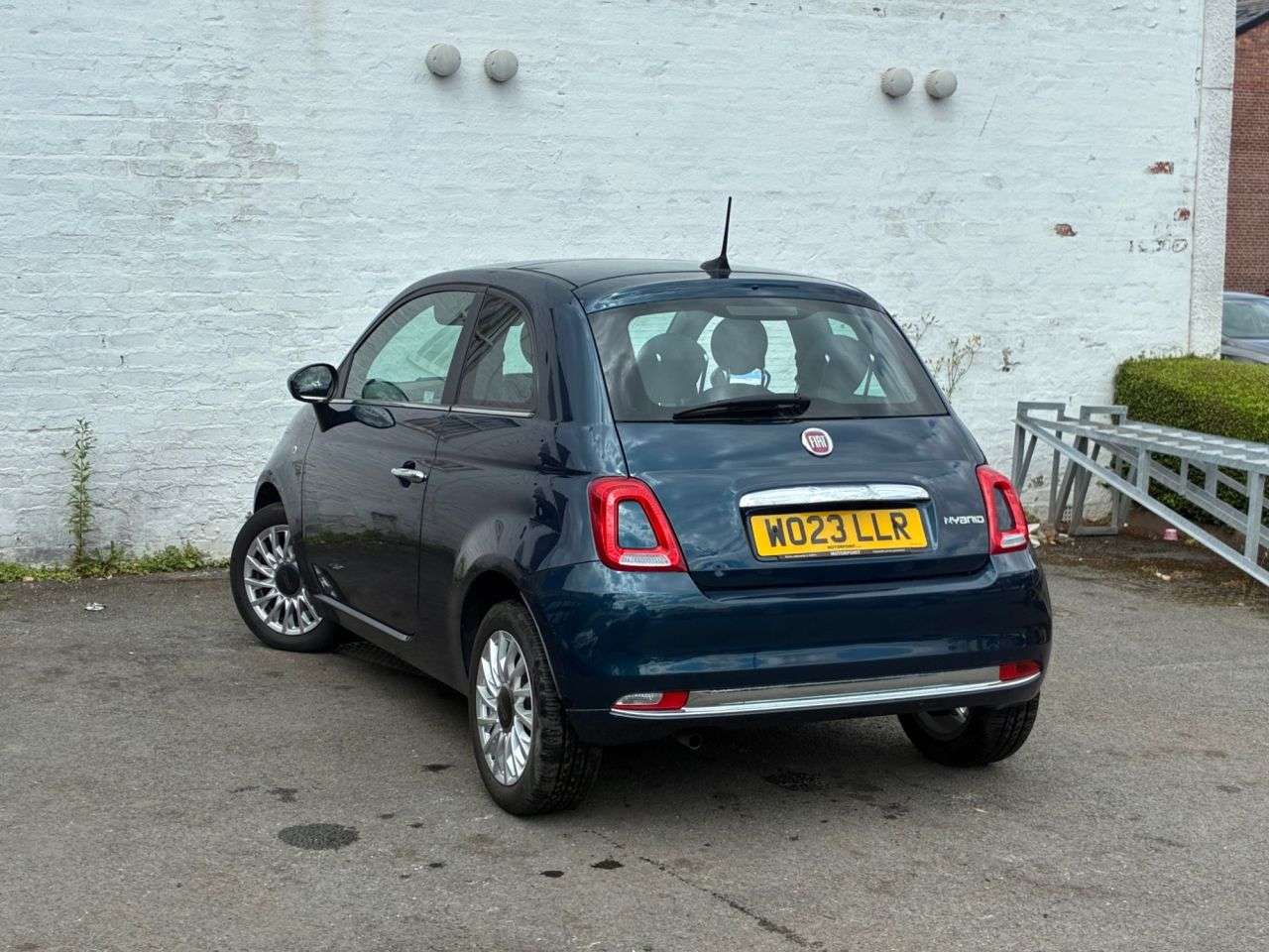 A 2023 FIAT 500 1.0 MHEV Hatchback 3dr Petrol Manual Euro 6 (s/s) (70 bhp) 2 KEYS AIR CON,P A 2023 FIAT 500 1.0 MHEV Hatchback 3dr Petrol Manual Euro 6 (s/s) (70 bhp) 2 KEYS AIR CON,P