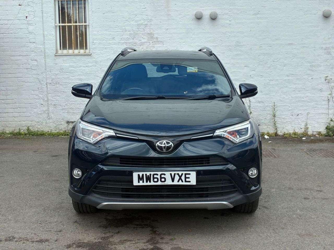 A 2016 TOYOTA RAV4 2.0 D-4D Excel SUV 5dr Diesel Manual Euro 6 (s/s) (Safety Sense, Nav) (143 A 2016 TOYOTA RAV4 2.0 D-4D Excel SUV 5dr Diesel Manual Euro 6 (s/s) (Safety Sense, Nav) (143