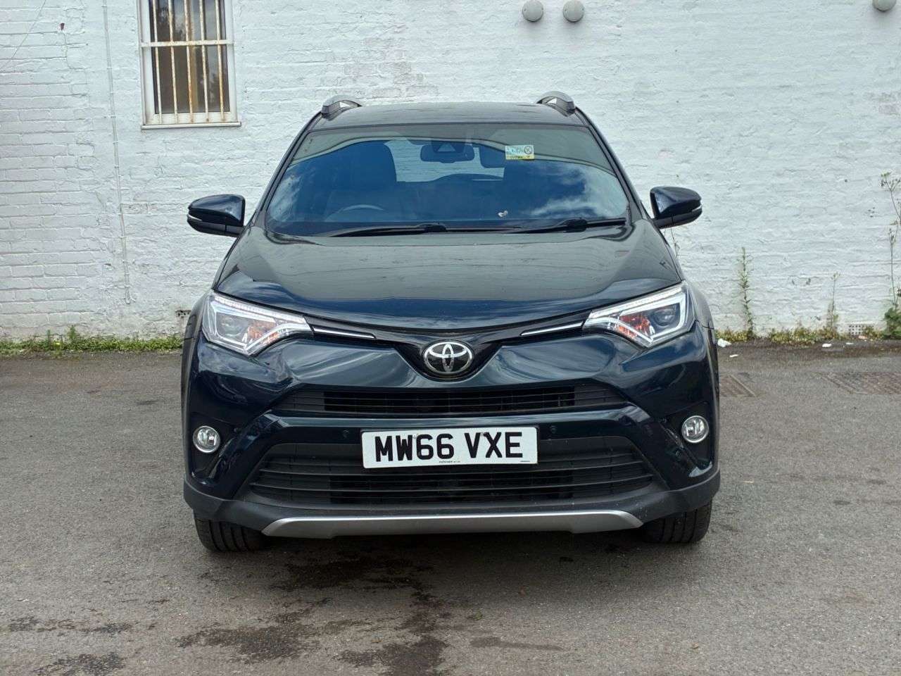 A 2016 TOYOTA RAV4 2.0 D-4D Excel SUV 5dr Diesel Manual Euro 6 (s/s) (Safety Sense, Nav) (143 A 2016 TOYOTA RAV4 2.0 D-4D Excel SUV 5dr Diesel Manual Euro 6 (s/s) (Safety Sense, Nav) (143