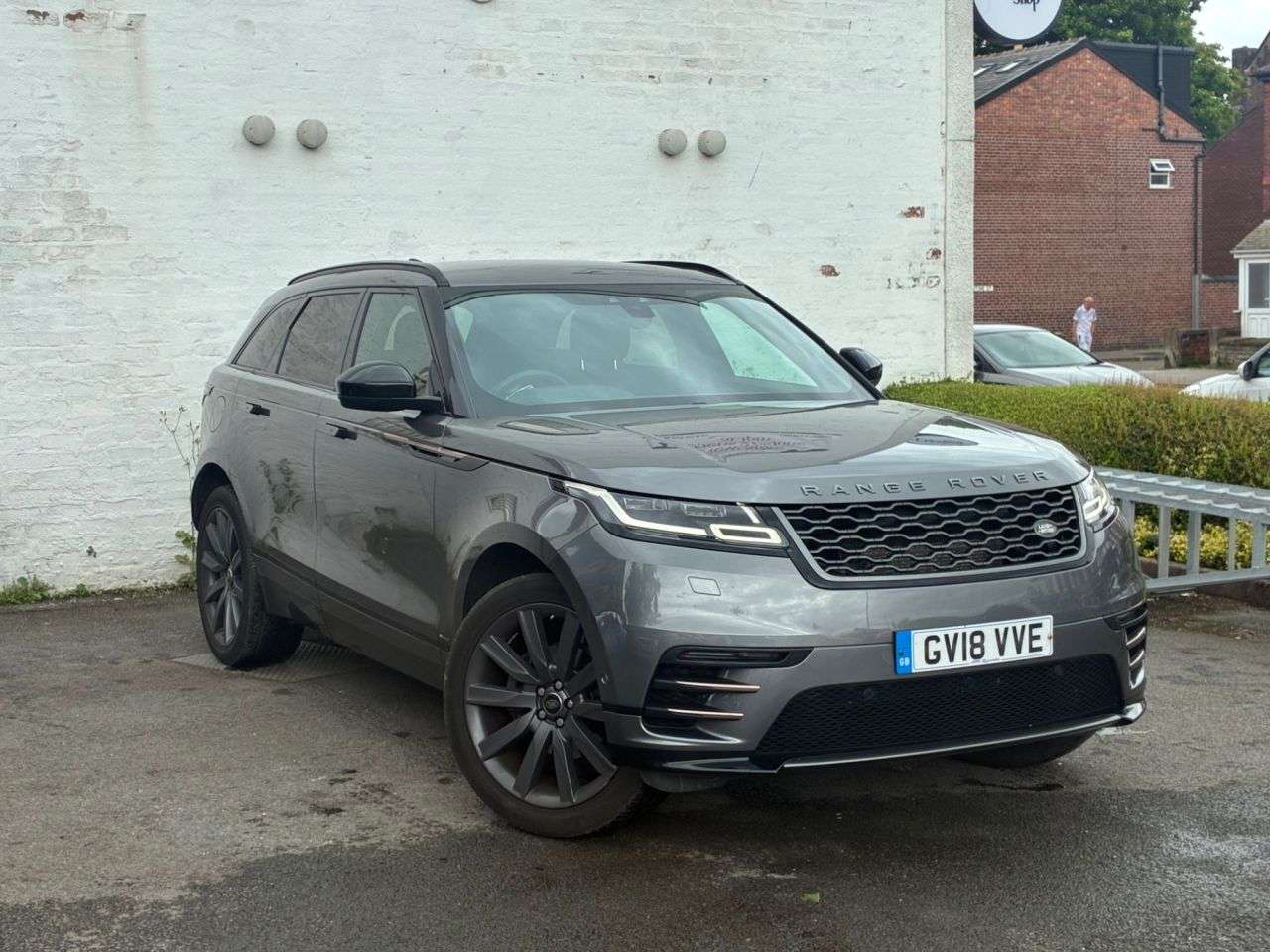 A 2018 LAND ROVER RANGE ROVER VELAR 2.0 D240 R-Dynamic SE SUV 5dr Diesel Auto 4WD Euro 6 (s/s) (240 ps) DAB,CLI A 2018 LAND ROVER RANGE ROVER VELAR 2.0 D240 R-Dynamic SE SUV 5dr Diesel Auto 4WD Euro 6 (s/s) (240 ps) DAB,CLI