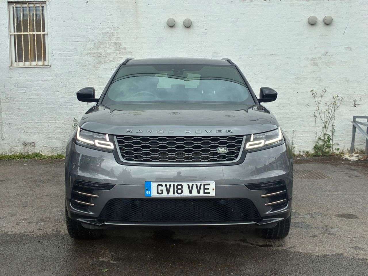 A 2018 LAND ROVER RANGE ROVER VELAR 2.0 D240 R-Dynamic SE SUV 5dr Diesel Auto 4WD Euro 6 (s/s) (240 ps) DAB,CLI A 2018 LAND ROVER RANGE ROVER VELAR 2.0 D240 R-Dynamic SE SUV 5dr Diesel Auto 4WD Euro 6 (s/s) (240 ps) DAB,CLI