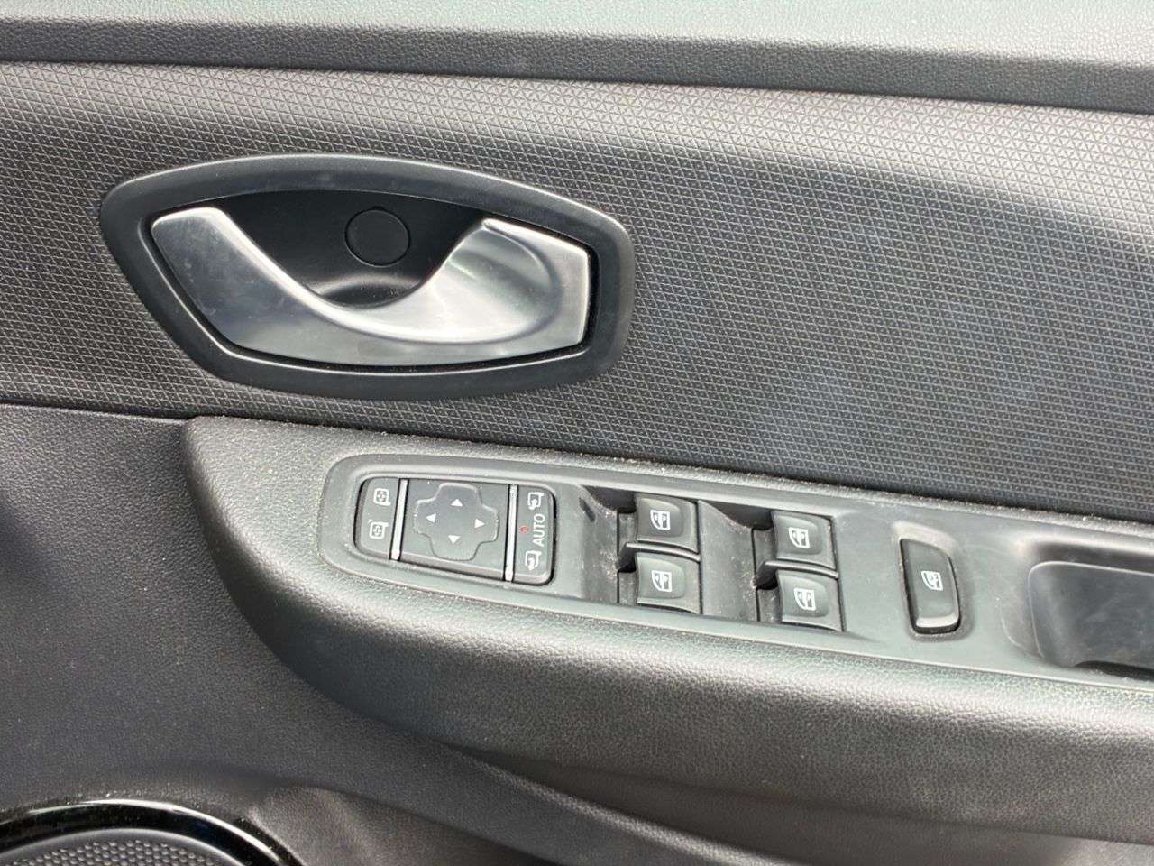2018 RENAULT CLIO 2018 RENAULT CLIO