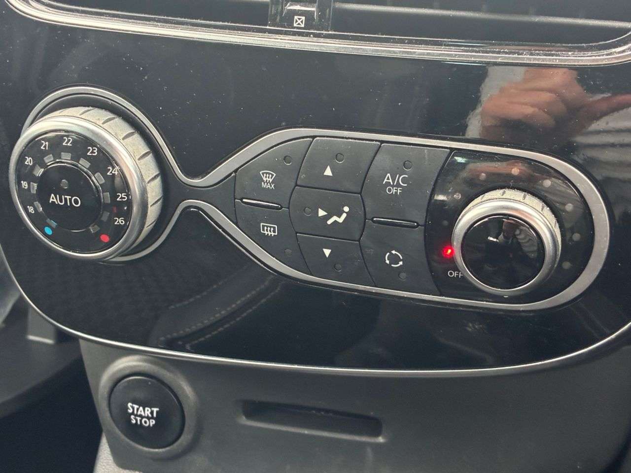 2018 RENAULT CLIO 2018 RENAULT CLIO