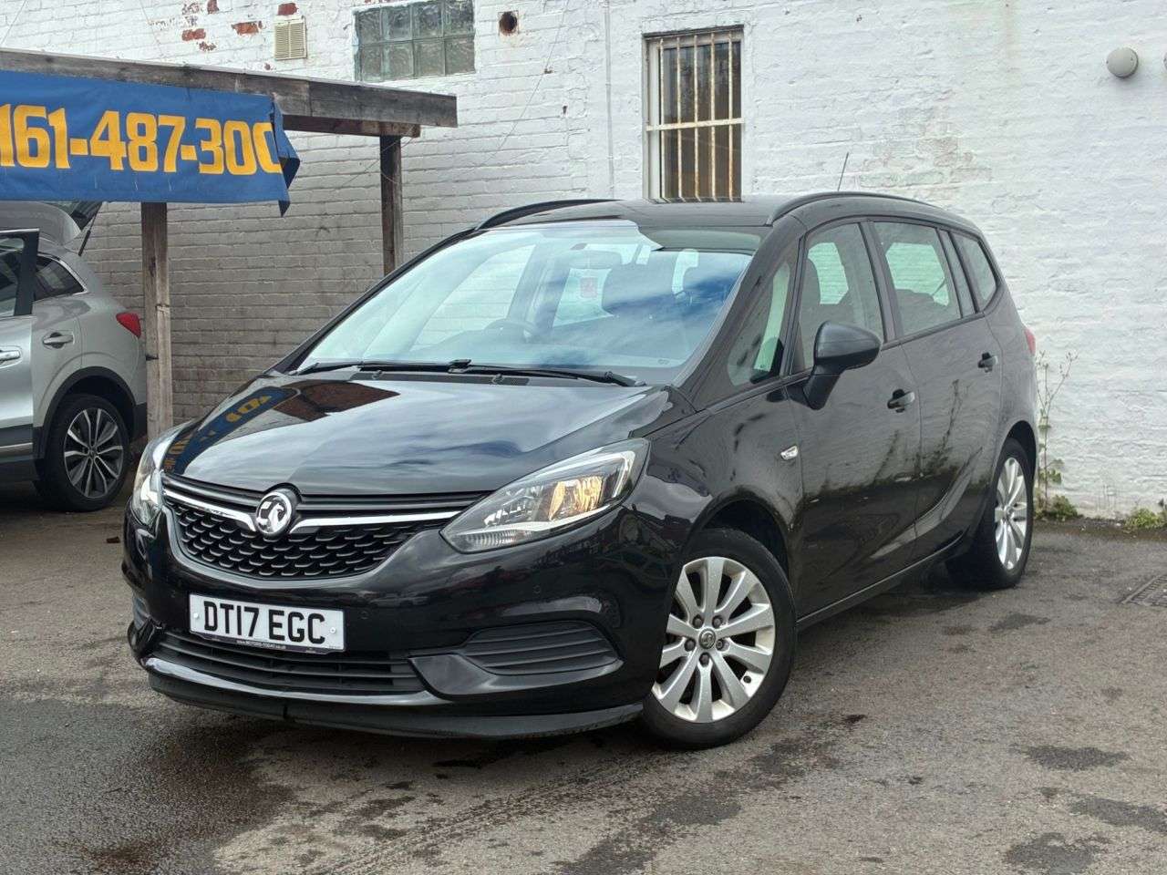 A 2017 VAUXHALL ZAFIRA TOURER 1.6 CDTi ecoFLEX Design MPV 5dr Diesel Manual Euro 6 (s/s) (134 ps) 7 SEATE A 2017 VAUXHALL ZAFIRA TOURER 1.6 CDTi ecoFLEX Design MPV 5dr Diesel Manual Euro 6 (s/s) (134 ps) 7 SEATE