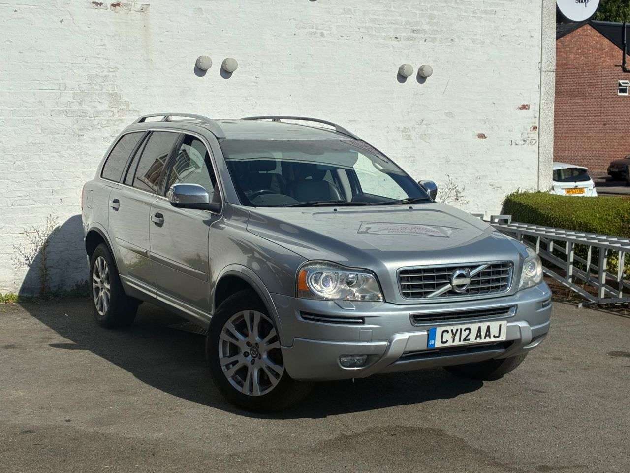 A 2012 VOLVO XC90 2.4 D5 SE Lux SUV 5dr Diesel Geartronic 4WD Euro 5 (200 ps) FULL SERVICE HI A 2012 VOLVO XC90 2.4 D5 SE Lux SUV 5dr Diesel Geartronic 4WD Euro 5 (200 ps) FULL SERVICE HI