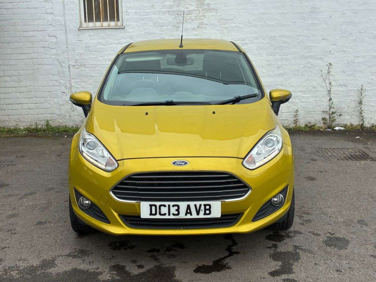 A 2013 FORD FIESTA 1.0T EcoBoost Titanium Hatchback 5dr Petrol Manual Euro 5 (s/s) (125 ps) WE A 2013 FORD FIESTA 1.0T EcoBoost Titanium Hatchback 5dr Petrol Manual Euro 5 (s/s) (125 ps) WE