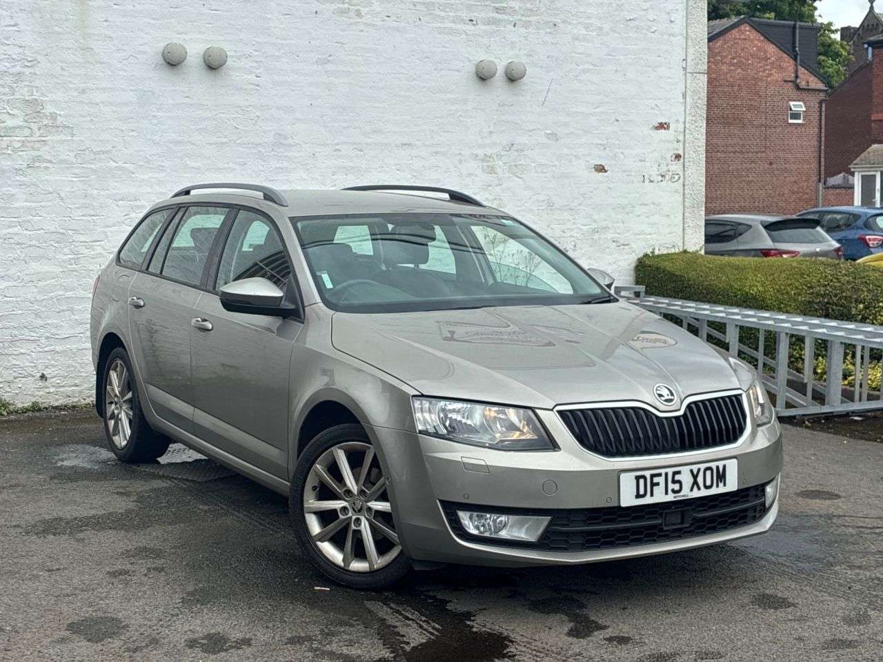 A 2015 SKODA OCTAVIA 1.6 TDI SE L Estate 5dr Diesel DSG Euro 6 (s/s) (110 ps) 2 OWNERS FROM NEW, A 2015 SKODA OCTAVIA 1.6 TDI SE L Estate 5dr Diesel DSG Euro 6 (s/s) (110 ps) 2 OWNERS FROM NEW,