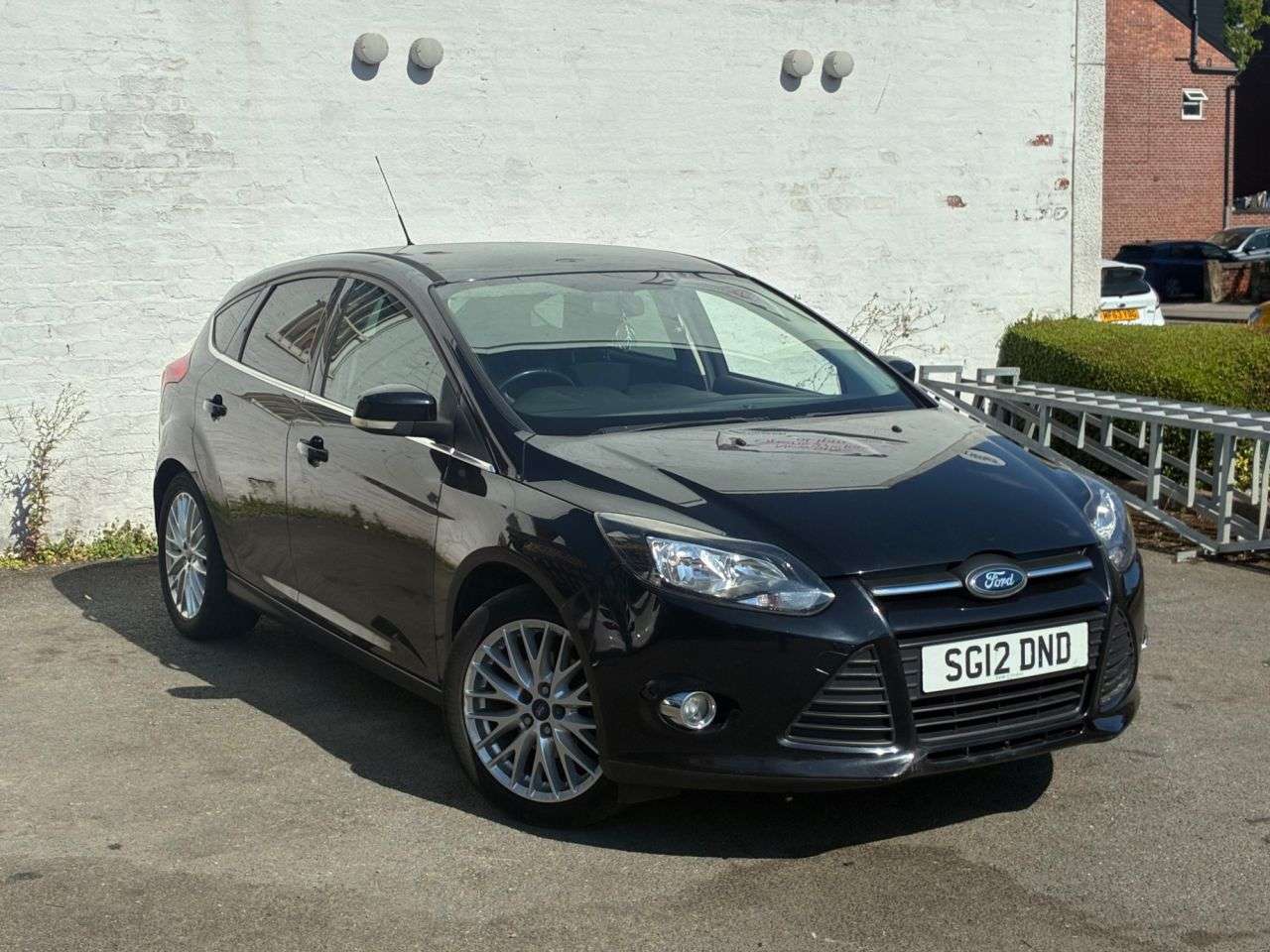 A 2012 FORD FOCUS 1.6 Zetec Hatchback 5dr Petrol Manual Euro 5 (105 ps) BELOW AVERAGE MILEAGE A 2012 FORD FOCUS 1.6 Zetec Hatchback 5dr Petrol Manual Euro 5 (105 ps) BELOW AVERAGE MILEAGE