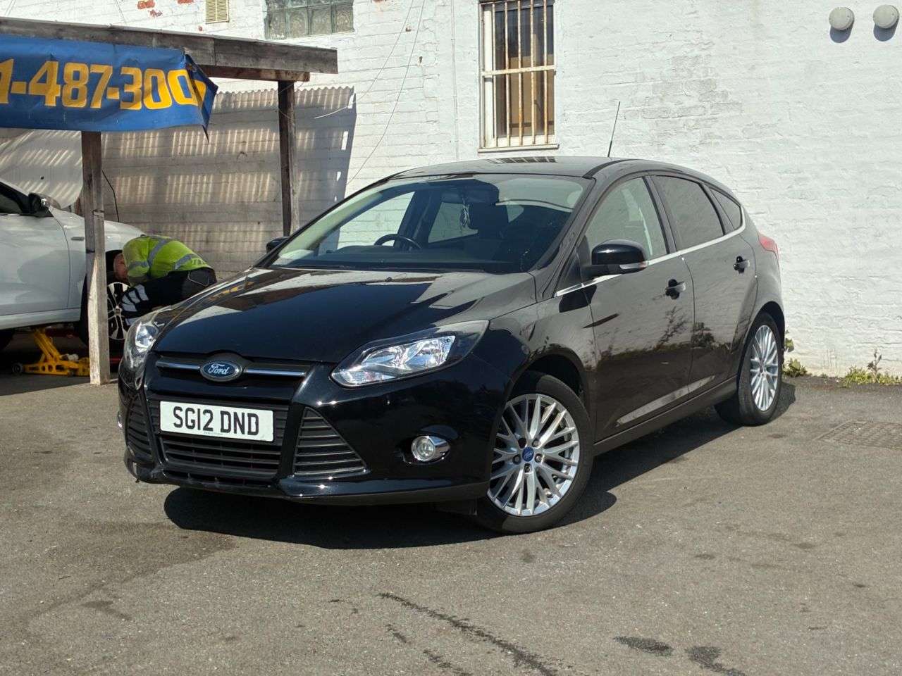 A 2012 FORD FOCUS 1.6 Zetec Hatchback 5dr Petrol Manual Euro 5 (105 ps) BELOW AVERAGE MILEAGE A 2012 FORD FOCUS 1.6 Zetec Hatchback 5dr Petrol Manual Euro 5 (105 ps) BELOW AVERAGE MILEAGE