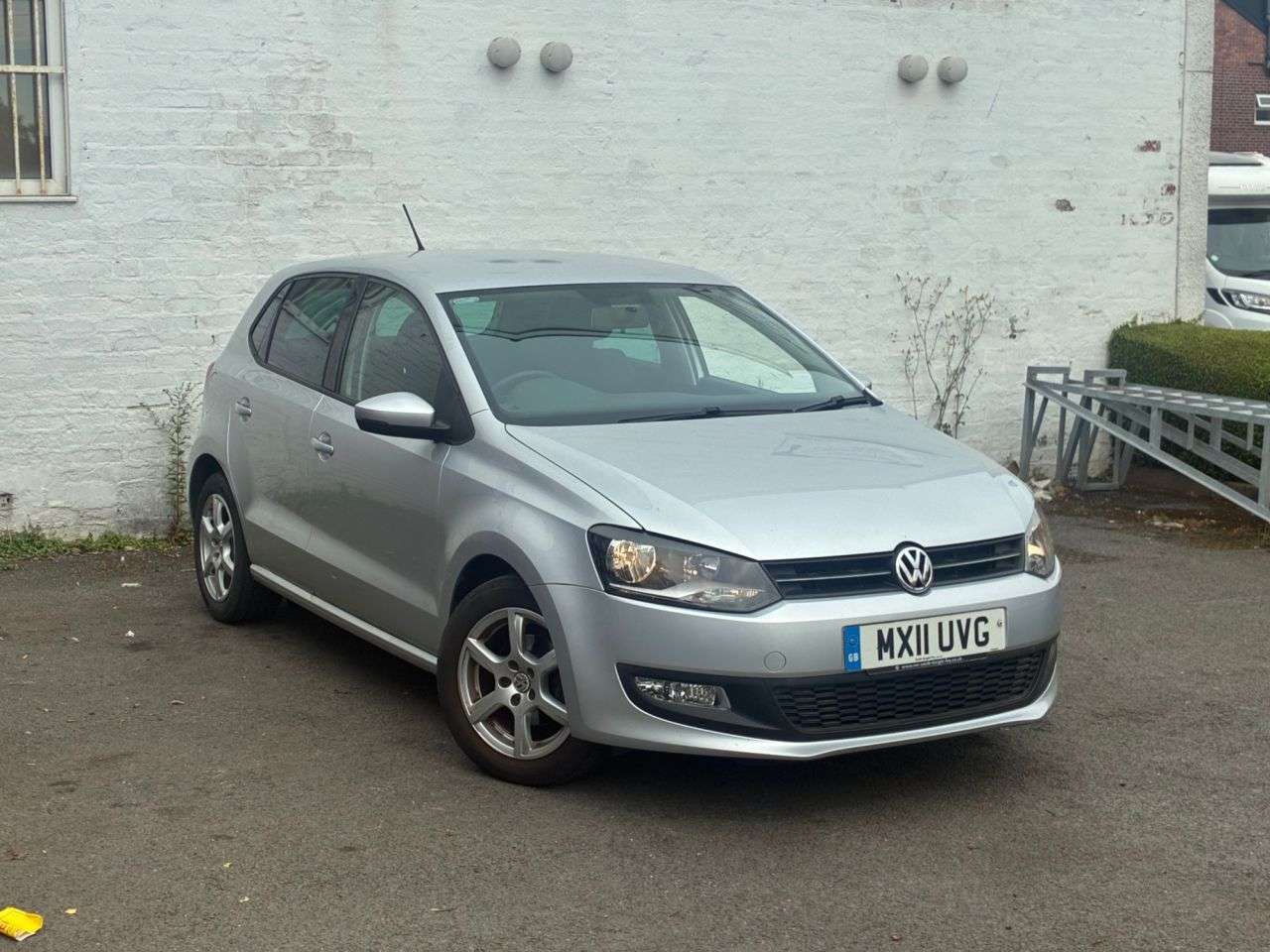A 2011 VOLKSWAGEN POLO 1.2 Moda Hatchback 5dr Petrol Manual Euro 5 (60 ps) 14 SERVICE STAMPS AND O A 2011 VOLKSWAGEN POLO 1.2 Moda Hatchback 5dr Petrol Manual Euro 5 (60 ps) 14 SERVICE STAMPS AND O