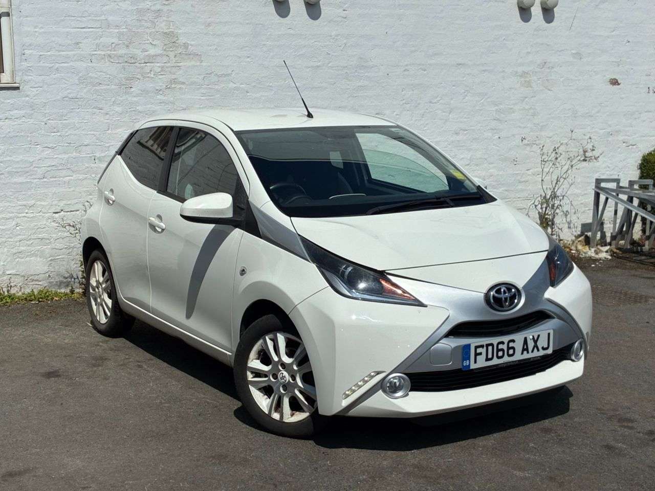 A 2017 TOYOTA AYGO 1.0 VVT-i x-pure Hatchback 5dr Petrol Manual Euro 6 (68 ps) LOW INSURANCE A A 2017 TOYOTA AYGO 1.0 VVT-i x-pure Hatchback 5dr Petrol Manual Euro 6 (68 ps) LOW INSURANCE A