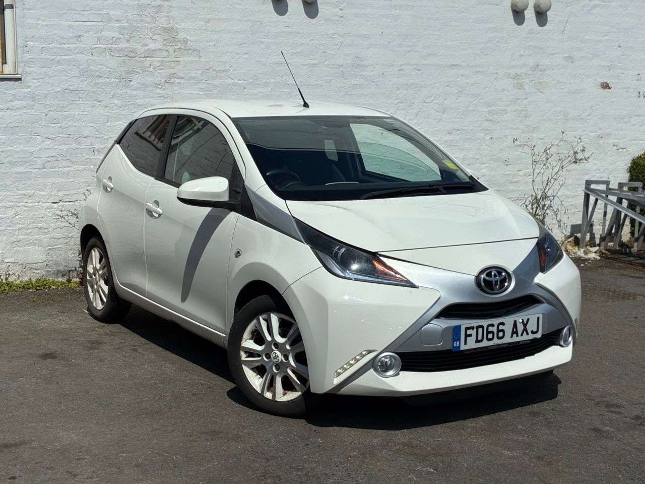 A 2017 TOYOTA AYGO 1.0 VVT-i x-pure Hatchback 5dr Petrol Manual Euro 6 (68 ps) LOW INSURANCE A A 2017 TOYOTA AYGO 1.0 VVT-i x-pure Hatchback 5dr Petrol Manual Euro 6 (68 ps) LOW INSURANCE A