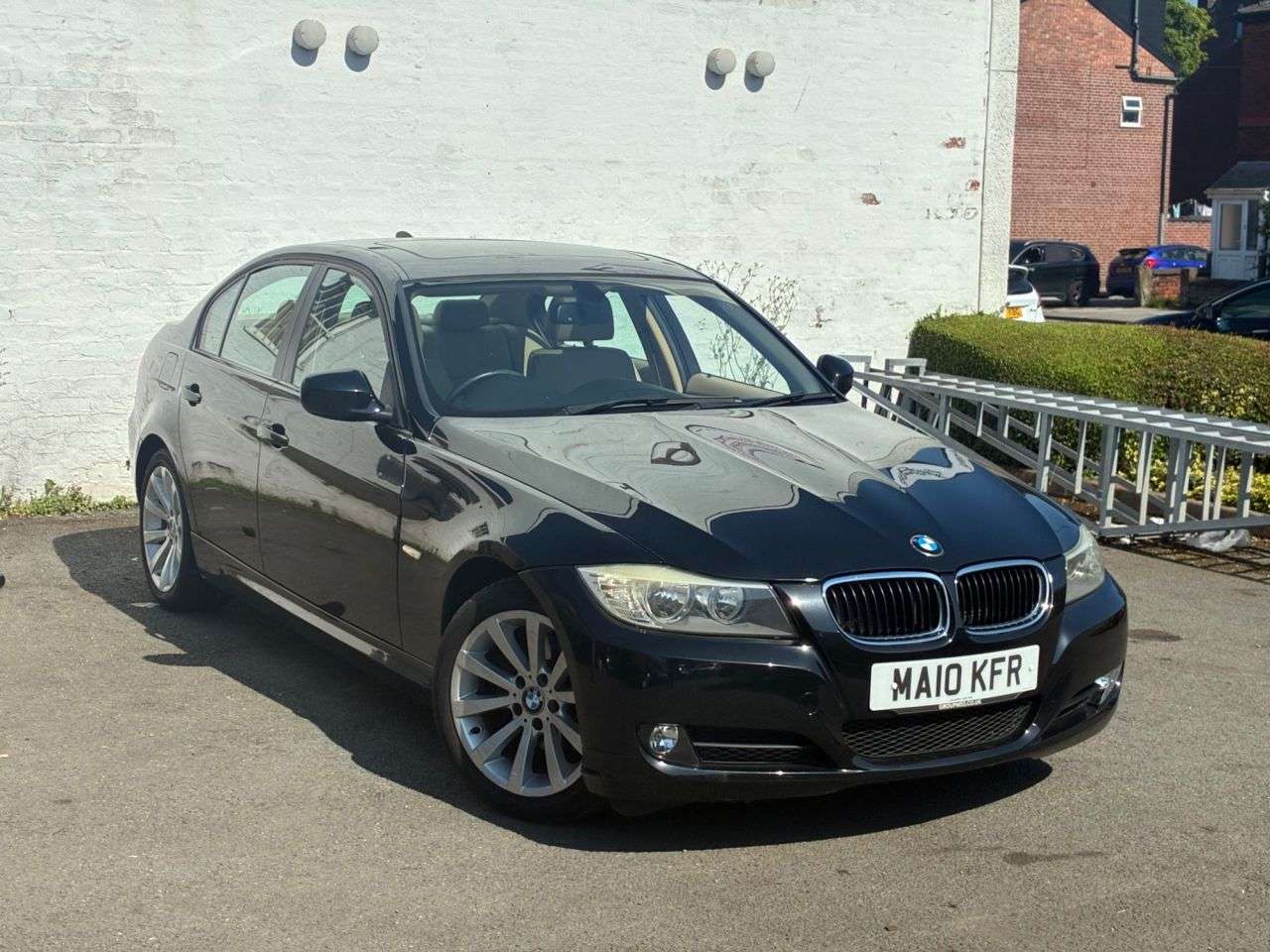 A 2010 BMW 3 SERIES 2.0 318i SE Business Edition Saloon 4dr Petrol Manual Euro 5 (143 ps) COMPR A 2010 BMW 3 SERIES 2.0 318i SE Business Edition Saloon 4dr Petrol Manual Euro 5 (143 ps) COMPR