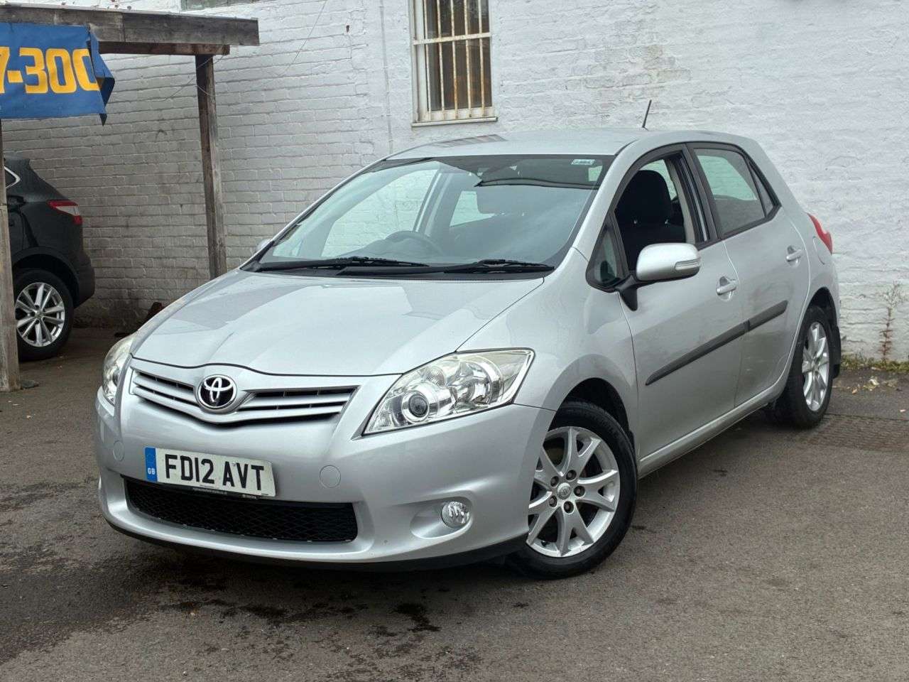 A 2012 TOYOTA AURIS 1.4 D-4D Colour Collection Hatchback 5dr Diesel Manual Euro 5 (90 ps) A 2012 TOYOTA AURIS 1.4 D-4D Colour Collection Hatchback 5dr Diesel Manual Euro 5 (90 ps)