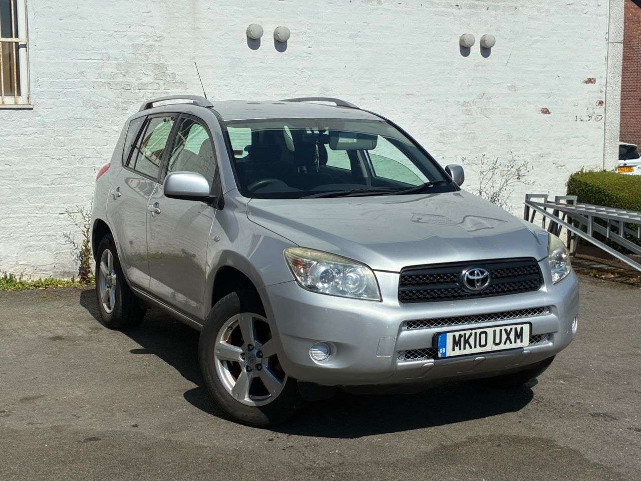 A 2010 TOYOTA RAV4 2l 5dr 150 BHP FANTASTIC SUV A 2010 TOYOTA RAV4 2l 5dr 150 BHP FANTASTIC SUV