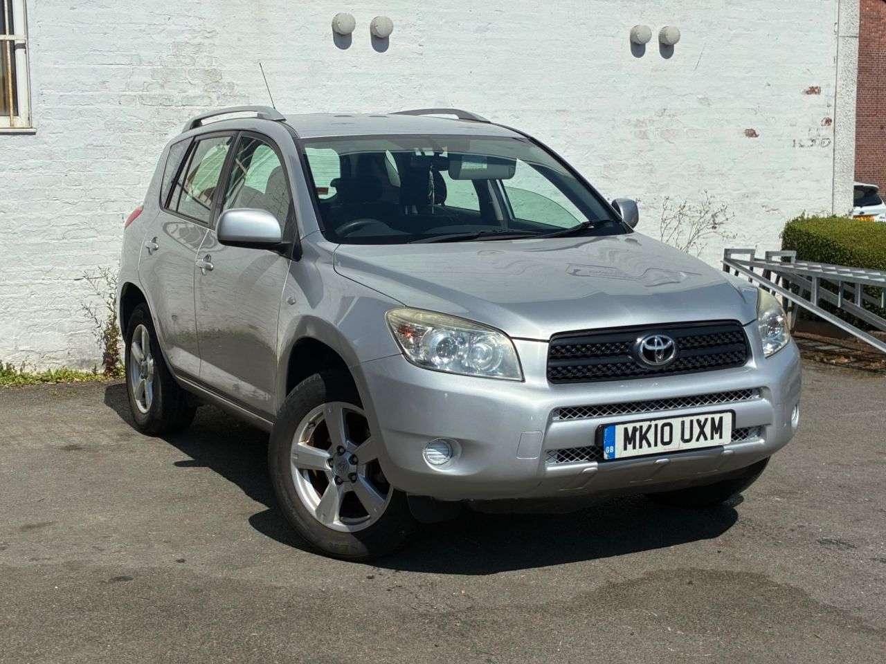 A 2010 TOYOTA RAV4 2l 5dr 150 BHP FANTASTIC SUV A 2010 TOYOTA RAV4 2l 5dr 150 BHP FANTASTIC SUV
