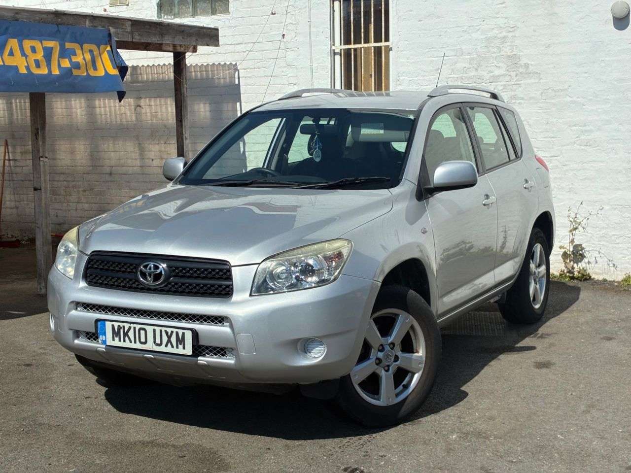 A 2010 TOYOTA RAV4 2l 5dr 150 BHP FANTASTIC SUV A 2010 TOYOTA RAV4 2l 5dr 150 BHP FANTASTIC SUV