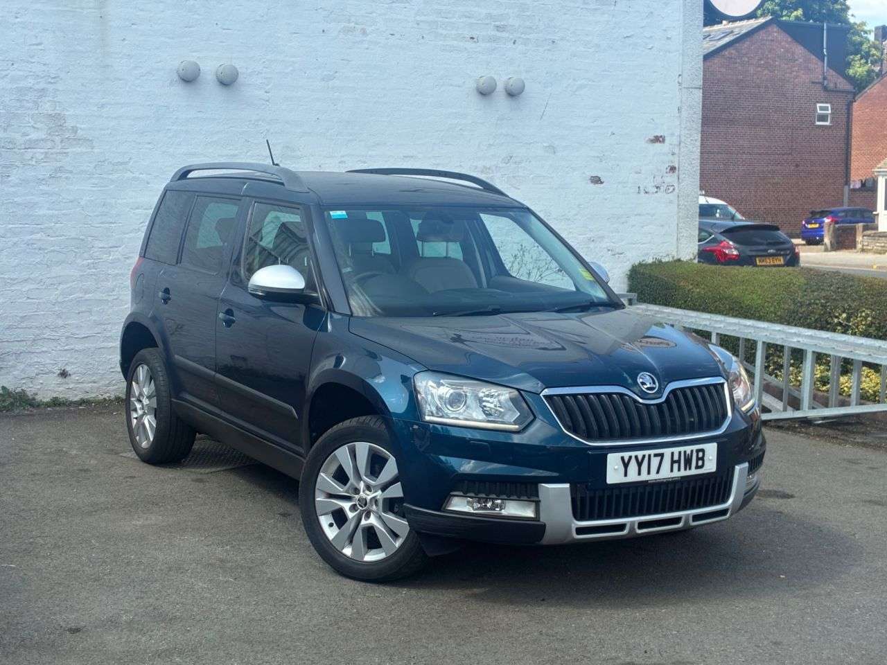 A 2017 SKODA YETI 1.2 TSI SE L Outdoor 5dr Petrol DSG Euro 6 (s/s) (110 ps) FANTASTIC FAMILY A 2017 SKODA YETI 1.2 TSI SE L Outdoor 5dr Petrol DSG Euro 6 (s/s) (110 ps) FANTASTIC FAMILY