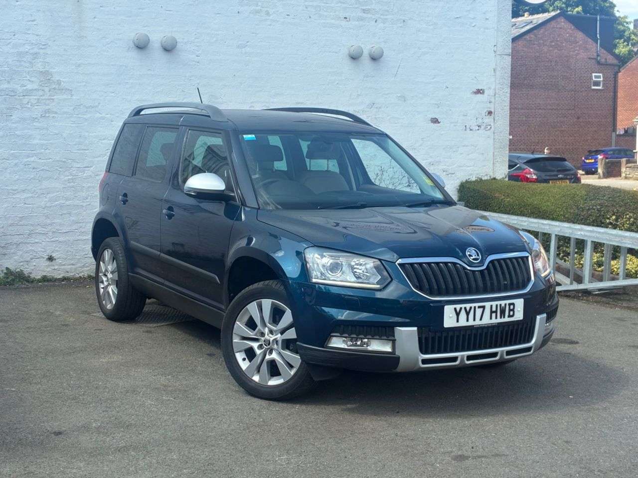 A 2017 SKODA YETI 1.2 TSI SE L Outdoor 5dr Petrol DSG Euro 6 (s/s) (110 ps) FANTASTIC FAMILY A 2017 SKODA YETI 1.2 TSI SE L Outdoor 5dr Petrol DSG Euro 6 (s/s) (110 ps) FANTASTIC FAMILY