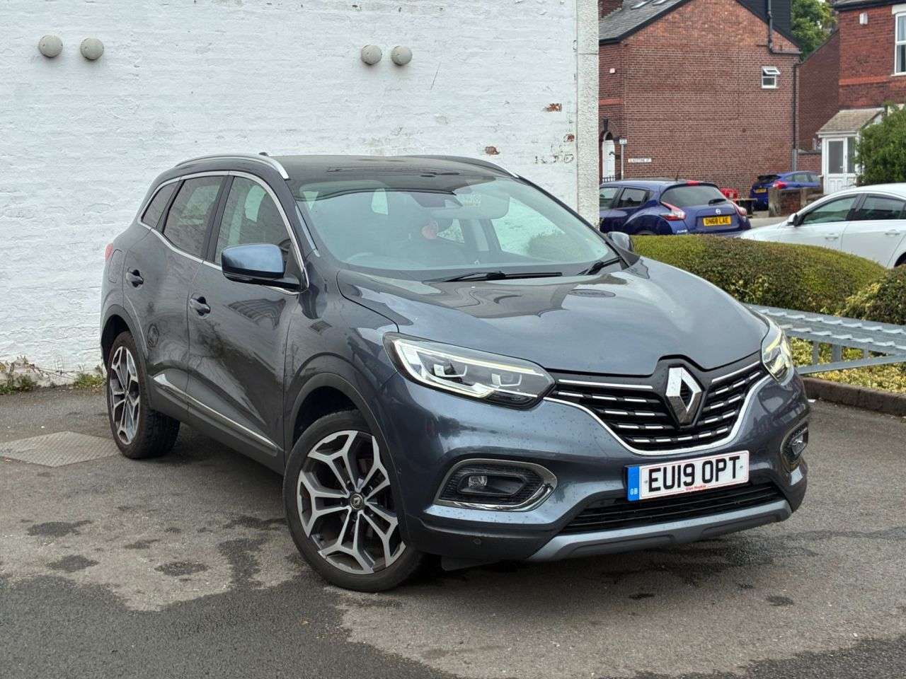 A 2019 RENAULT KADJAR 1.3 TCe GT Line SUV 5dr Petrol EDC Euro 6 (s/s) (140 ps) * FULL MAIN DEALER A 2019 RENAULT KADJAR 1.3 TCe GT Line SUV 5dr Petrol EDC Euro 6 (s/s) (140 ps) * FULL MAIN DEALER