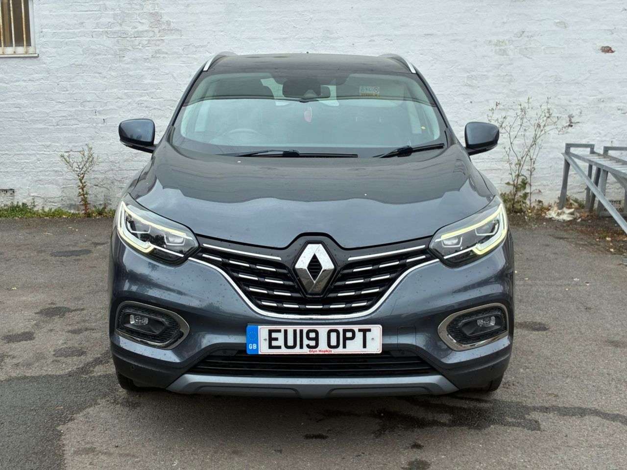 A 2019 RENAULT KADJAR 1.3 TCe GT Line SUV 5dr Petrol EDC Euro 6 (s/s) (140 ps) * FULL MAIN DEALER A 2019 RENAULT KADJAR 1.3 TCe GT Line SUV 5dr Petrol EDC Euro 6 (s/s) (140 ps) * FULL MAIN DEALER