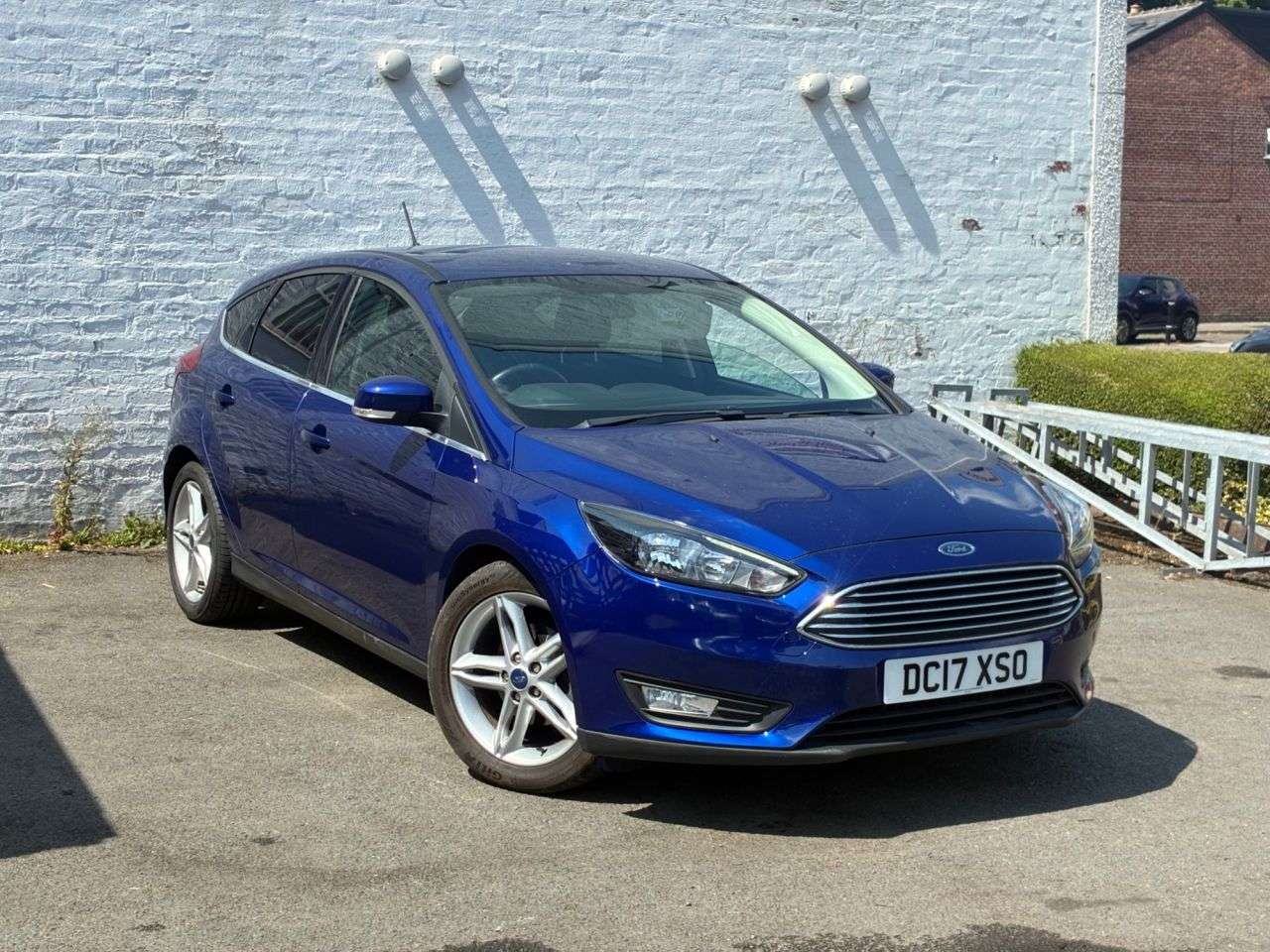 A 2017 FORD FOCUS 1.0T EcoBoost Zetec Edition Hatchback 5dr Petrol Manual Euro 6 (s/s) (125 p A 2017 FORD FOCUS 1.0T EcoBoost Zetec Edition Hatchback 5dr Petrol Manual Euro 6 (s/s) (125 p