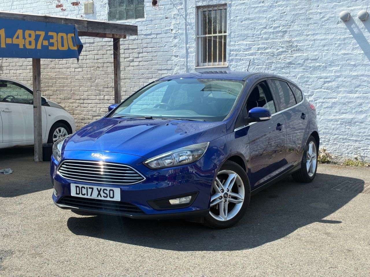 A 2017 FORD FOCUS 1.0T EcoBoost Zetec Edition Hatchback 5dr Petrol Manual Euro 6 (s/s) (125 p A 2017 FORD FOCUS 1.0T EcoBoost Zetec Edition Hatchback 5dr Petrol Manual Euro 6 (s/s) (125 p