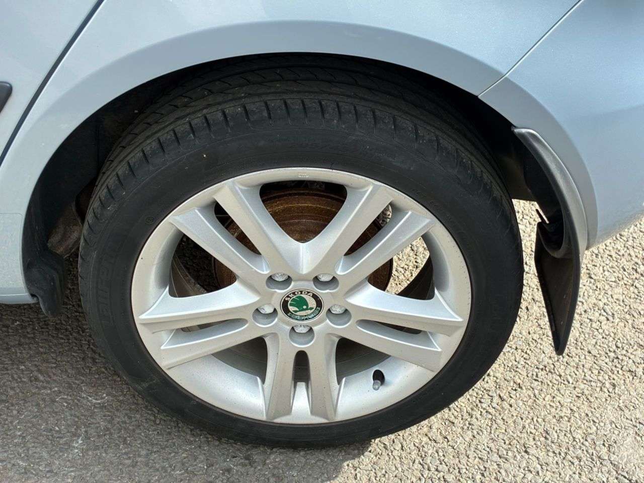 2011 SKODA FABIA 2011 SKODA FABIA