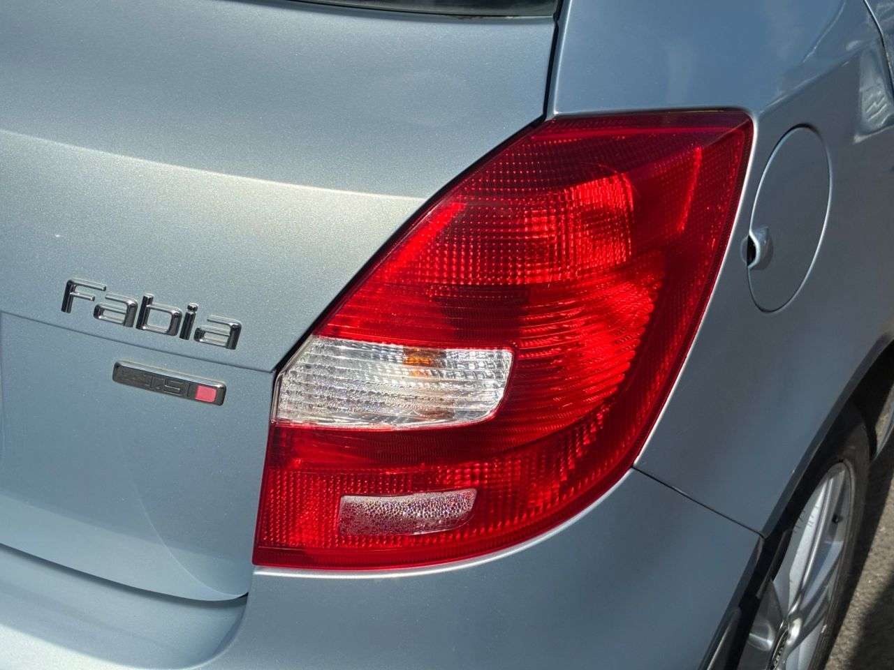 2011 SKODA FABIA 2011 SKODA FABIA